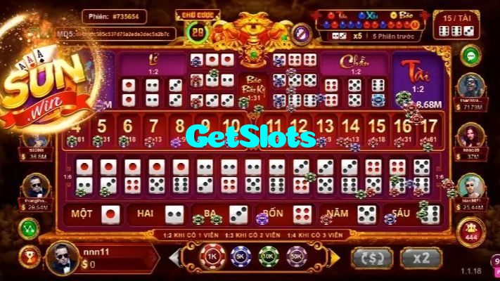 GetSlots casino presented on mobile device in Pakistan with slots and live games